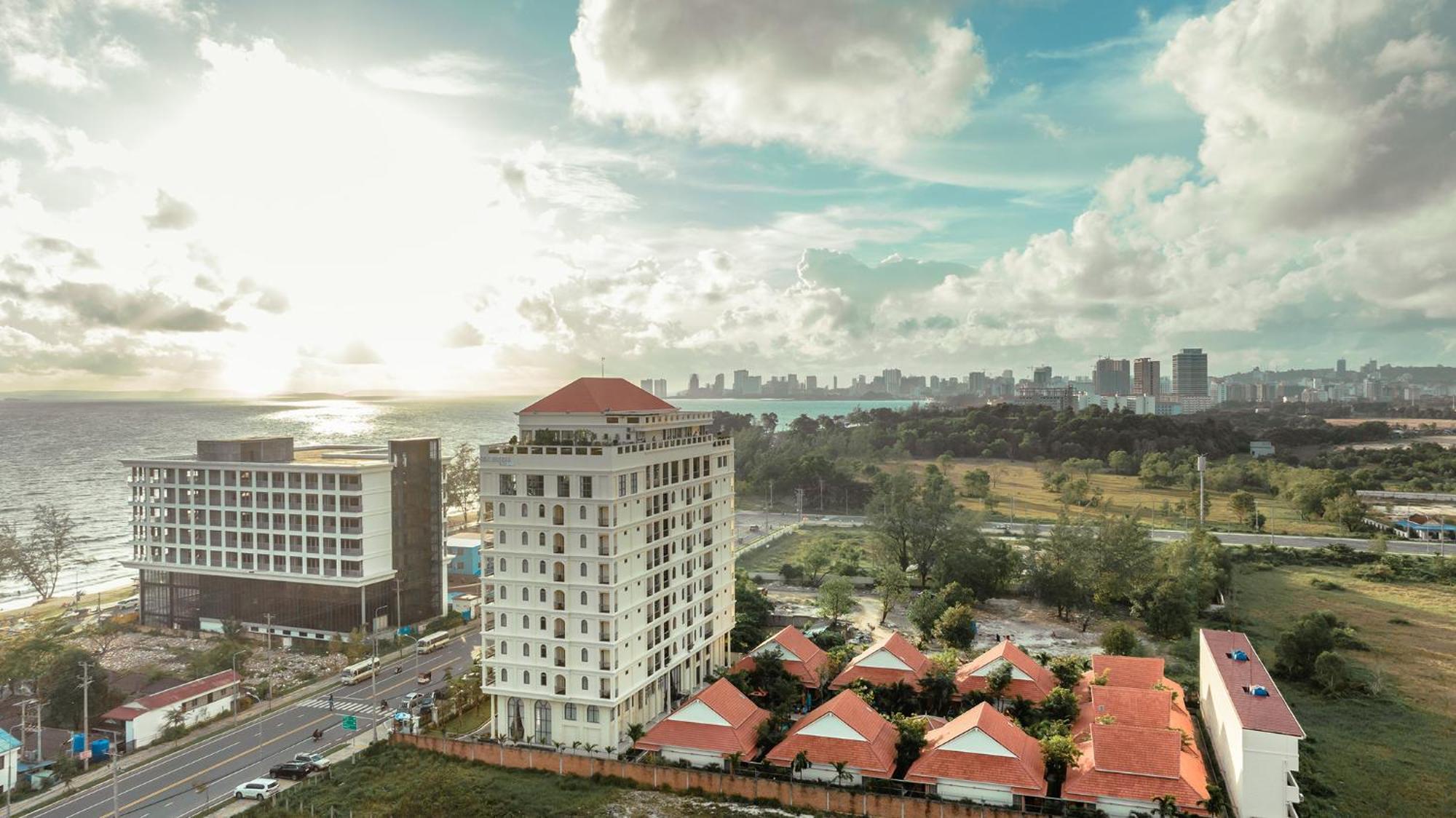 Sea Breeze Hotel & Villa Sihanoukville Bagian luar foto