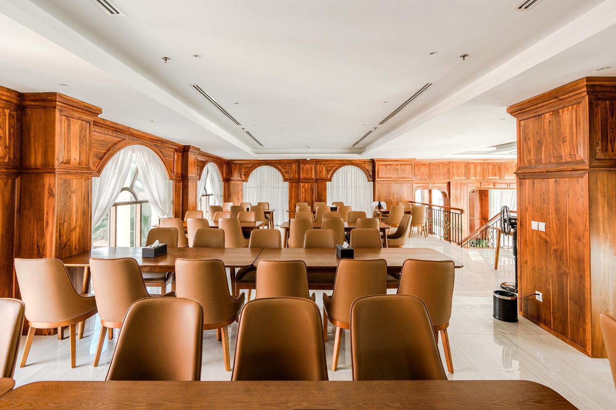 Sea Breeze Hotel & Villa Sihanoukville Bagian luar foto