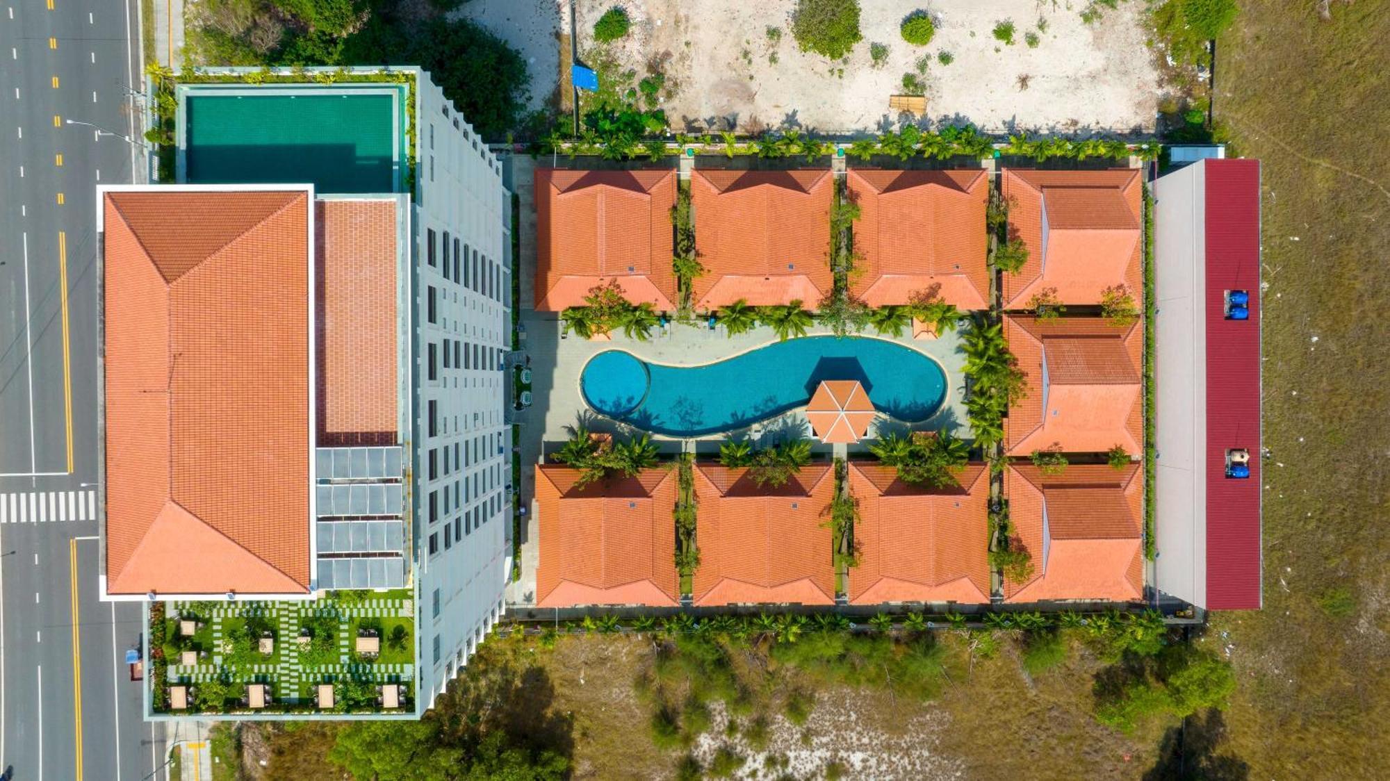 Sea Breeze Hotel & Villa Sihanoukville Bagian luar foto